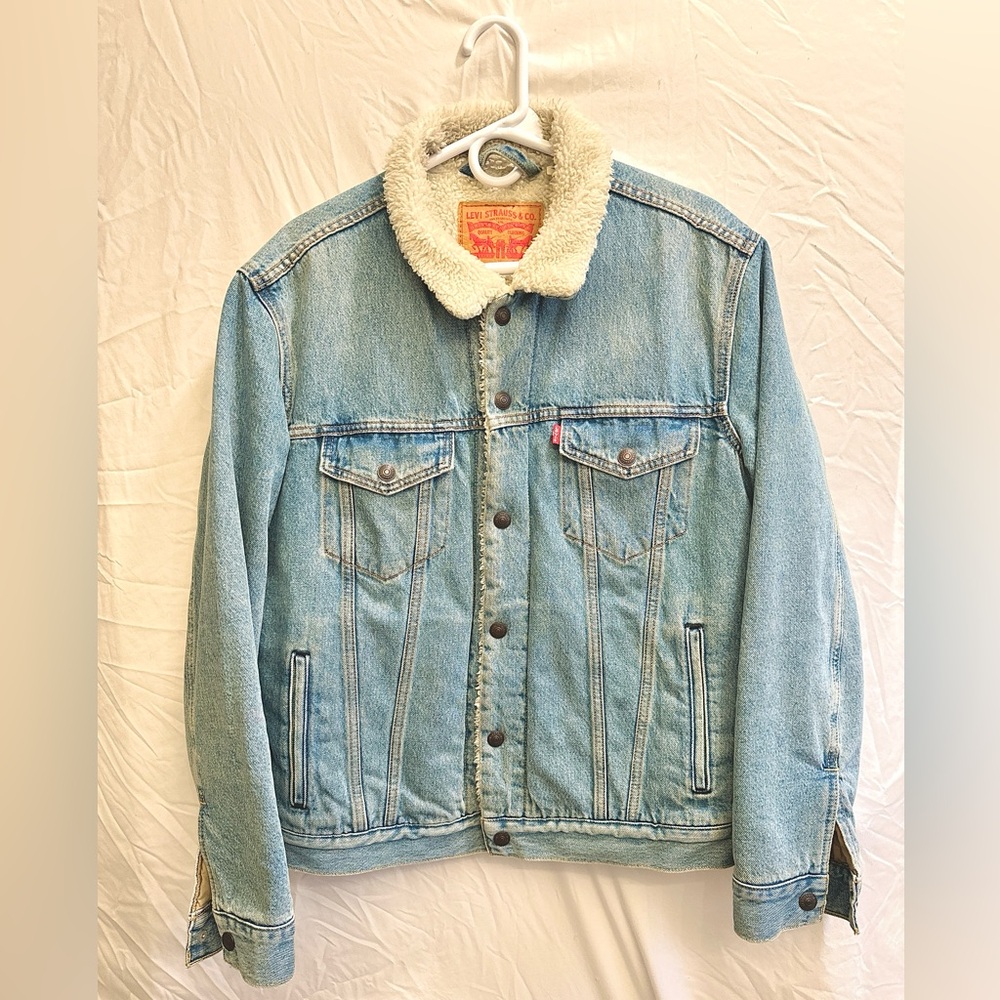 Levi’s • Blue Denim • Sherpa Trucker Jacket • Medium • Used / Good Condition